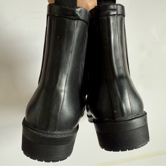 J.Crew Matte Black Chelsea Rain Boots Waterproof Size 6 - Picture 3 of 5